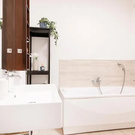 Easylife - - Poerio 31 - Porta Venezia 公寓 *